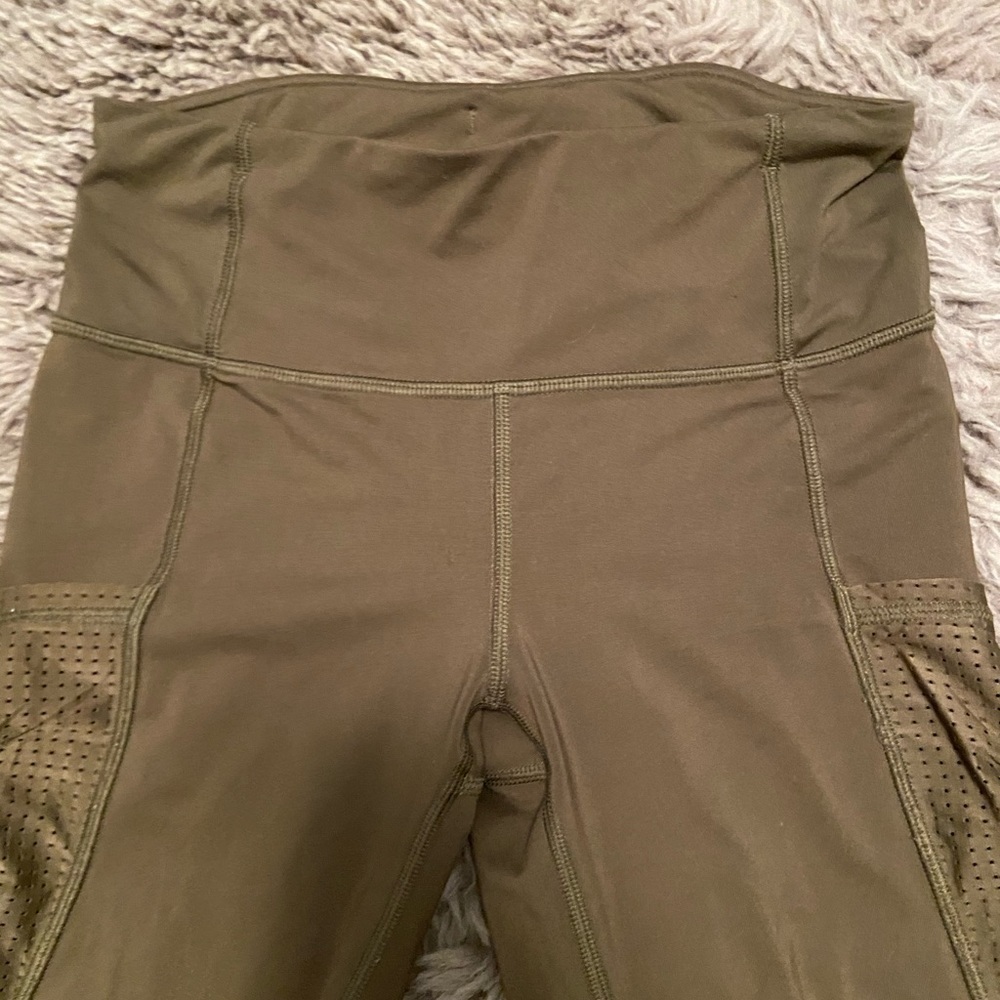 Ivivva Girls Cropped Green Leggings Size 12 - Picture 4 of 11